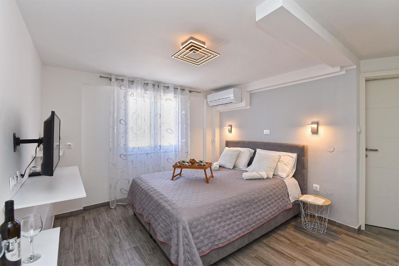 Double Room With Pool 2261 เมดูลิน ภายนอก รูปภาพ